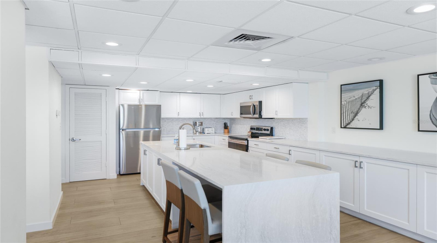 Longboat Key, Florida 34228, 2 Bedroom Bedrooms, ,2 Bathroombathrooms,Residential,For Sale,Gulf Of Mexico,0,Mfra4702237