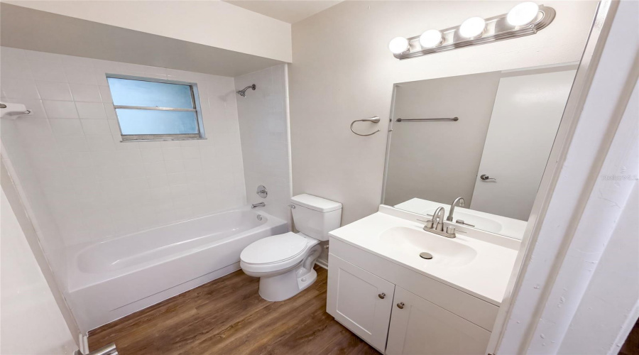 Orlando, Florida 32817, 3 Bedroom Bedrooms, ,2 Bathroombathrooms,Residential,For Sale,Rolling Log,0,Mfro6432867