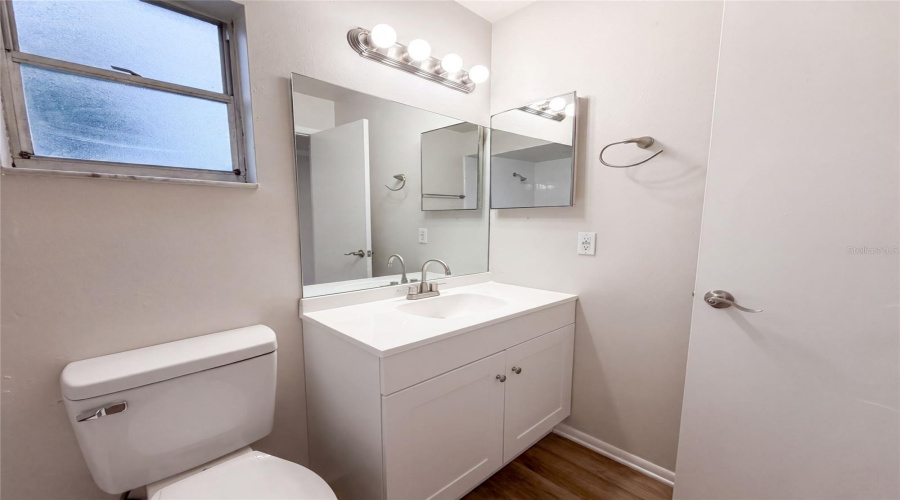 Orlando, Florida 32817, 3 Bedroom Bedrooms, ,2 Bathroombathrooms,Residential,For Sale,Rolling Log,0,Mfro6432867
