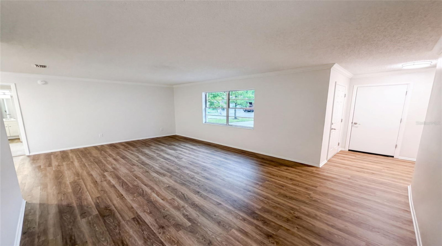 Orlando, Florida 32817, 3 Bedroom Bedrooms, ,2 Bathroombathrooms,Residential,For Sale,Rolling Log,0,Mfro6432867