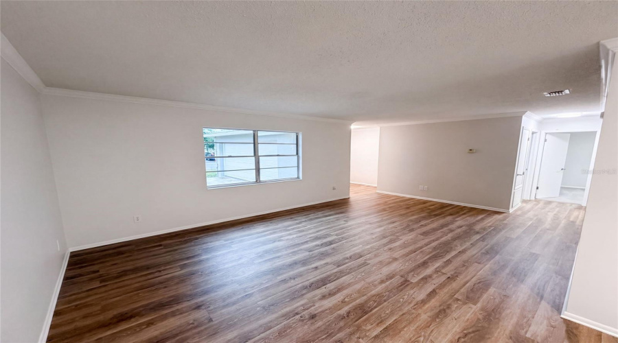 Orlando, Florida 32817, 3 Bedroom Bedrooms, ,2 Bathroombathrooms,Residential,For Sale,Rolling Log,0,Mfro6432867