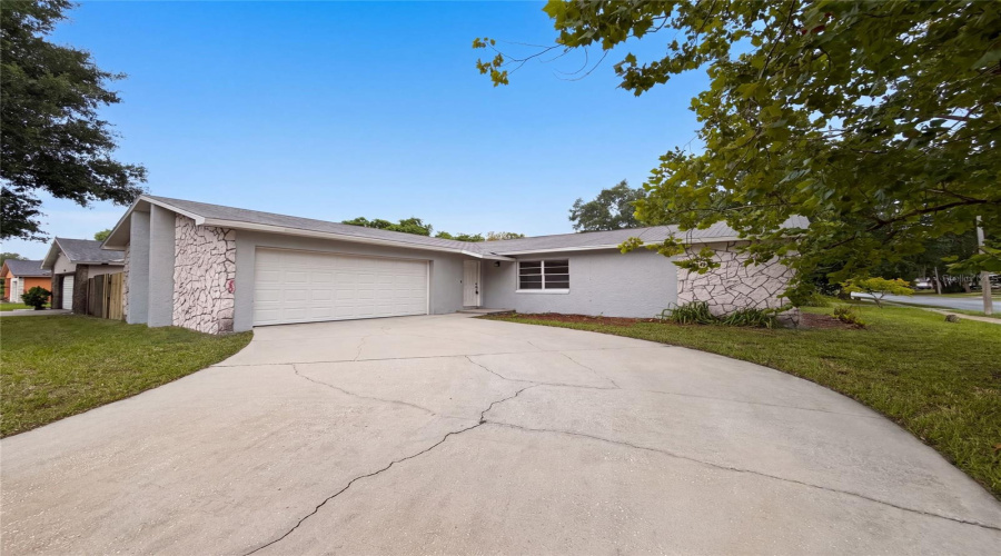 Orlando, Florida 32817, 3 Bedroom Bedrooms, ,2 Bathroombathrooms,Residential,For Sale,Rolling Log,0,Mfro6432867