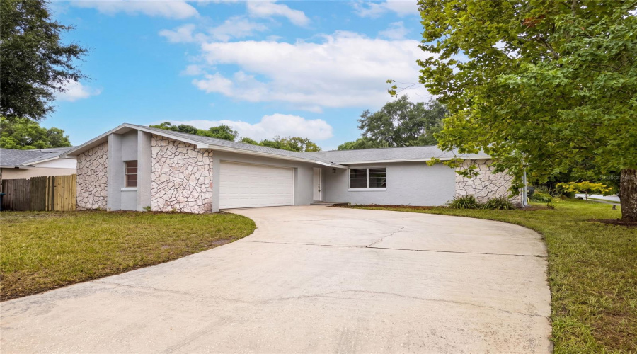 Orlando, Florida 32817, 3 Bedroom Bedrooms, ,2 Bathroombathrooms,Residential,For Sale,Rolling Log,0,Mfro6432867