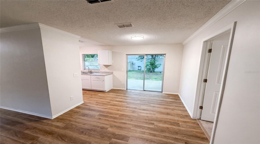 Orlando, Florida 32817, 3 Bedroom Bedrooms, ,2 Bathroombathrooms,Residential,For Sale,Rolling Log,0,Mfro6432867