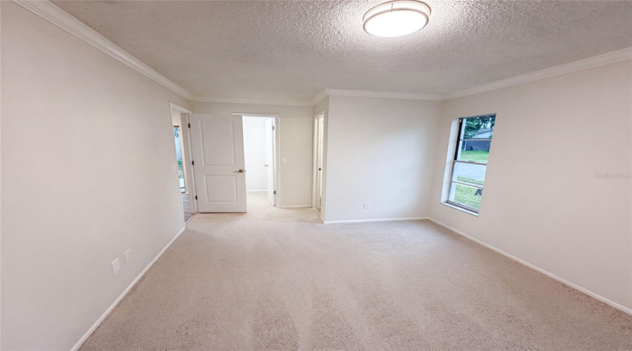 Orlando, Florida 32817, 3 Bedroom Bedrooms, ,2 Bathroombathrooms,Residential,For Sale,Rolling Log,0,Mfro6432867