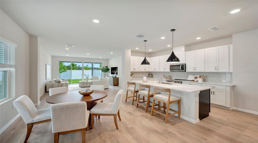 Dining **Staged