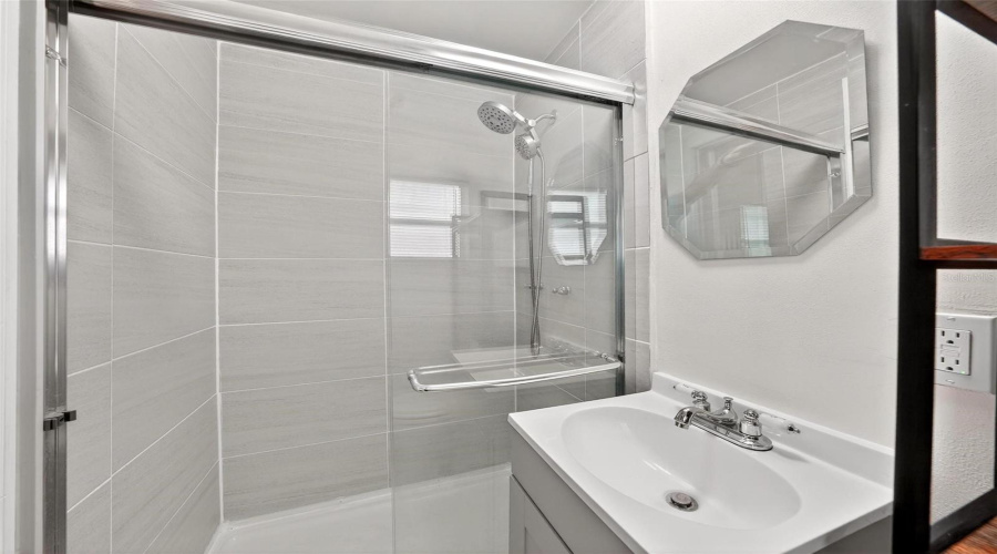 Eustis, Florida 32726, 3 Bedroom Bedrooms, ,2 Bathroombathrooms,Residential,For Sale,Cocos Plumosa,0,Mfrg5109650