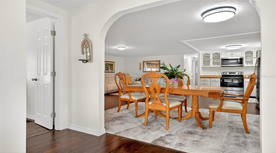 Eustis, Florida 32726, 3 Bedroom Bedrooms, ,2 Bathroombathrooms,Residential,For Sale,Cocos Plumosa,0,Mfrg5109650