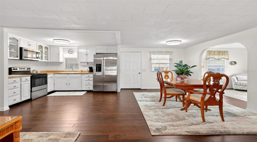 Eustis, Florida 32726, 3 Bedroom Bedrooms, ,2 Bathroombathrooms,Residential,For Sale,Cocos Plumosa,0,Mfrg5109650