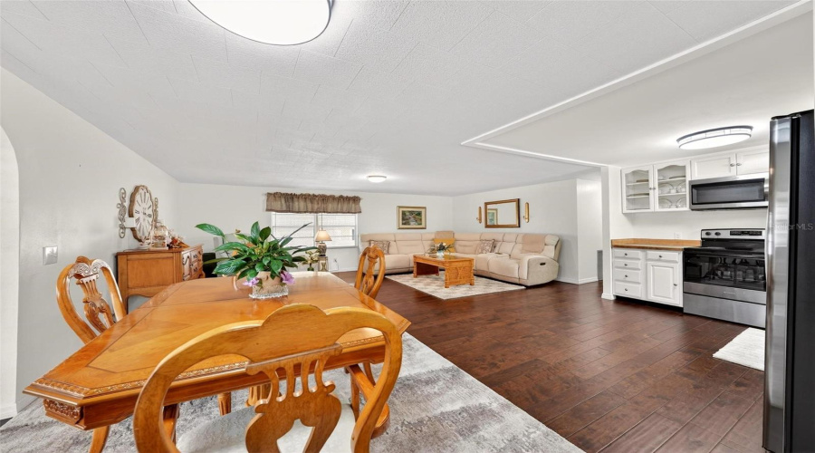 Eustis, Florida 32726, 3 Bedroom Bedrooms, ,2 Bathroombathrooms,Residential,For Sale,Cocos Plumosa,0,Mfrg5109650