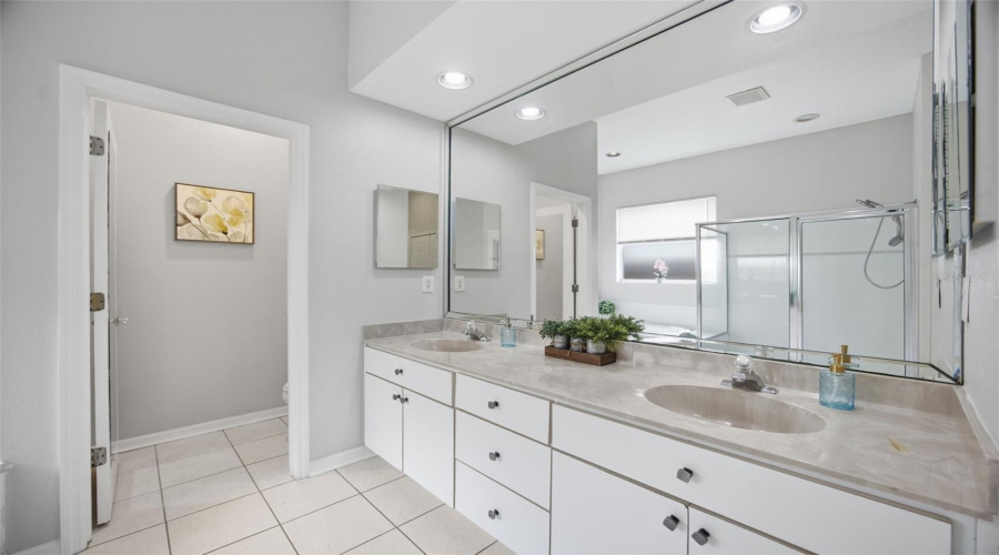 Valrico, Florida 33596, 5 Bedroom Bedrooms, ,4 Bathroombathrooms,Residential,For Sale,River Overlook,0,Mfrtb8535491