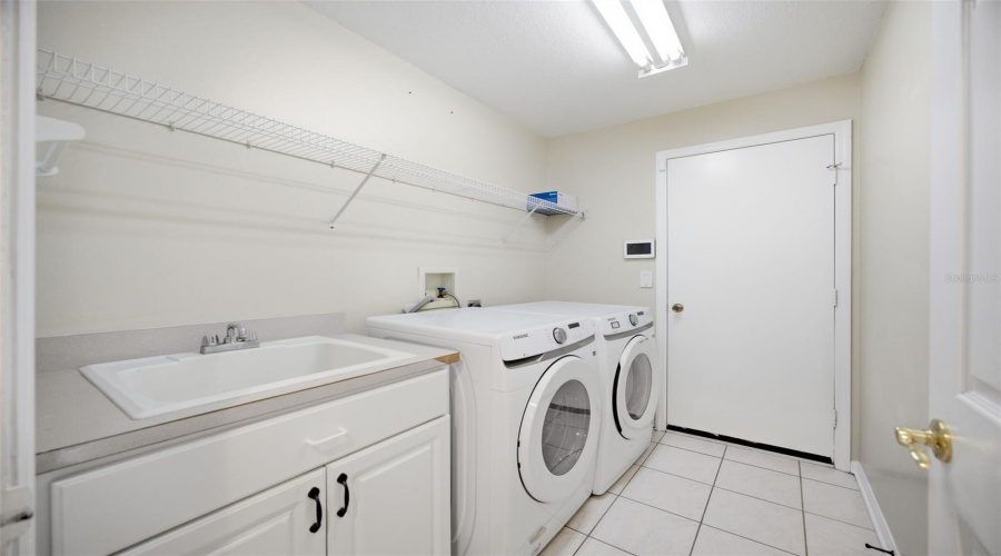 Valrico, Florida 33596, 5 Bedroom Bedrooms, ,4 Bathroombathrooms,Residential,For Sale,River Overlook,0,Mfrtb8535491