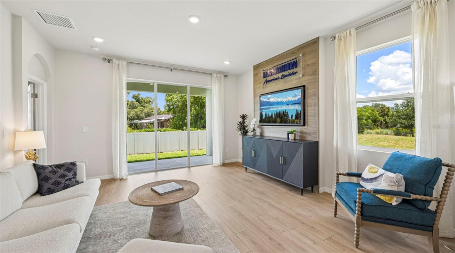 Bradenton, Florida 34212, 3 Bedroom Bedrooms, ,2 Bathroombathrooms,Residential,For Sale,8Th,0,Mfra4691113