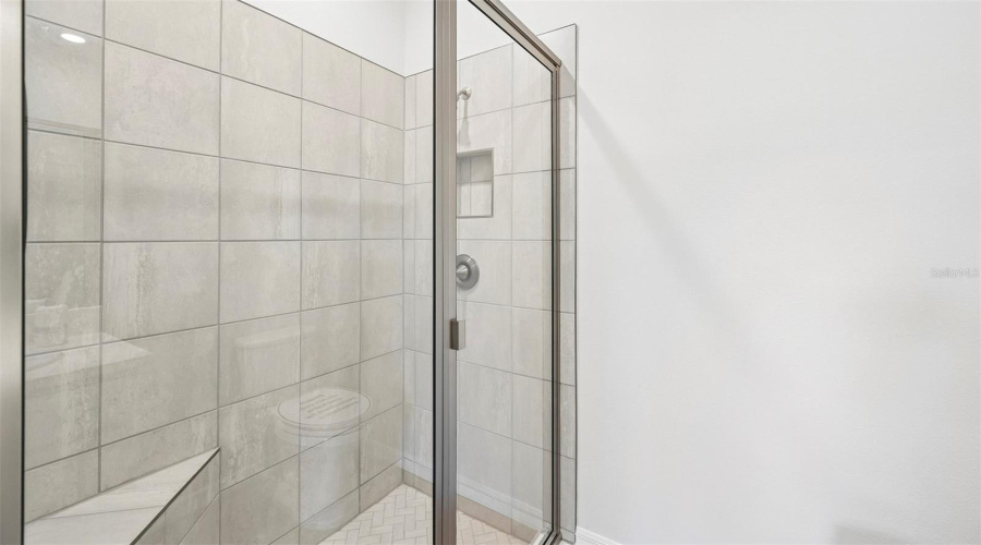 Bradenton, Florida 34212, 3 Bedroom Bedrooms, ,2 Bathroombathrooms,Residential,For Sale,8Th,0,Mfra4691113