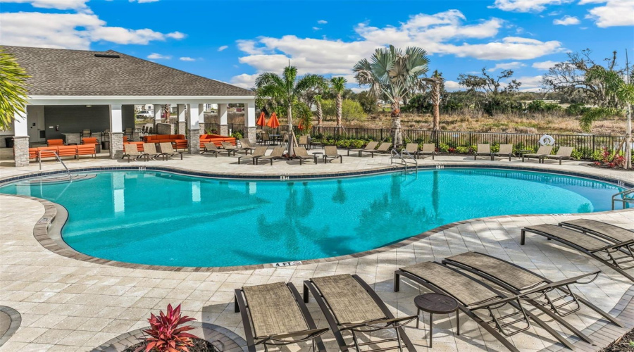 Bradenton, Florida 34212, 3 Bedroom Bedrooms, ,2 Bathroombathrooms,Residential,For Sale,8Th,0,Mfra4691113