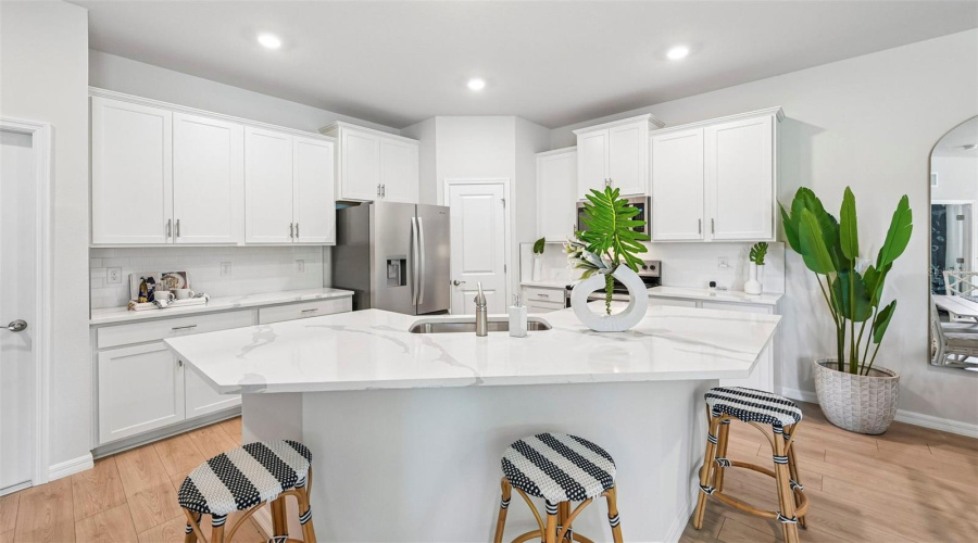 Bradenton, Florida 34212, 3 Bedroom Bedrooms, ,2 Bathroombathrooms,Residential,For Sale,8Th,0,Mfra4691113