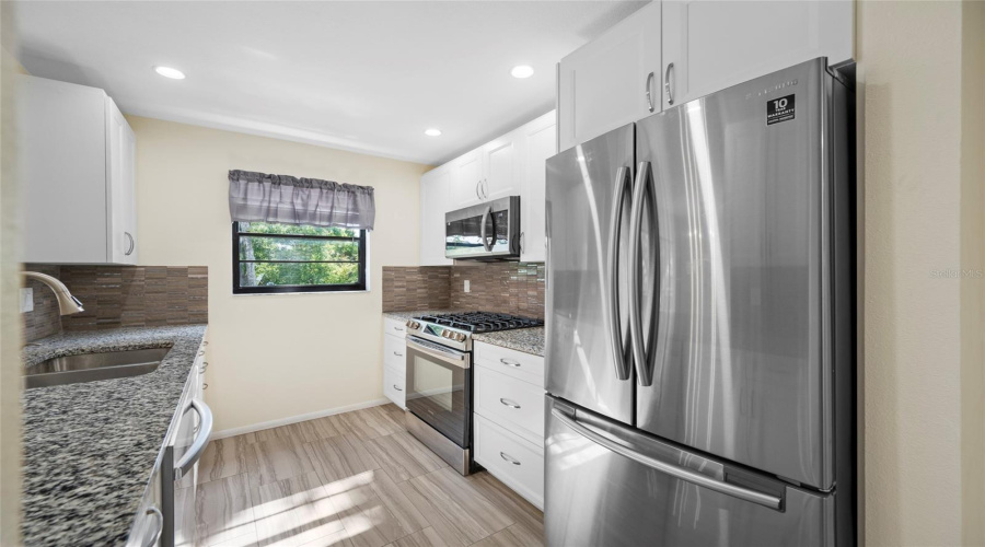 St Petersburg, Florida 33709, 2 Bedroom Bedrooms, ,2 Bathroombathrooms,Residential,For Sale,80Th,0,Mfrtb8539613