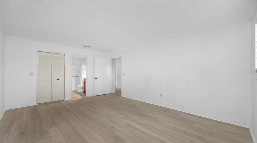 St Petersburg, Florida 33709, 2 Bedroom Bedrooms, ,2 Bathroombathrooms,Residential,For Sale,80Th,0,Mfrtb8539613