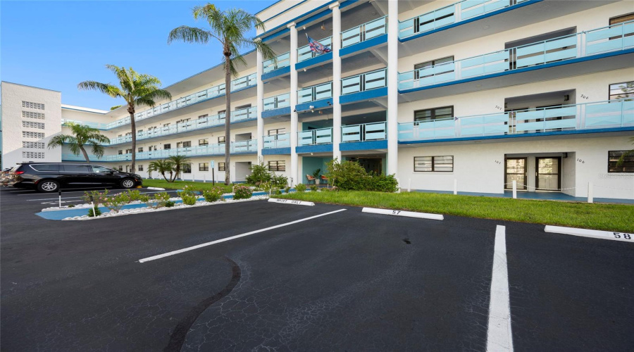 St Petersburg, Florida 33709, 2 Bedroom Bedrooms, ,2 Bathroombathrooms,Residential,For Sale,80Th,0,Mfrtb8539613