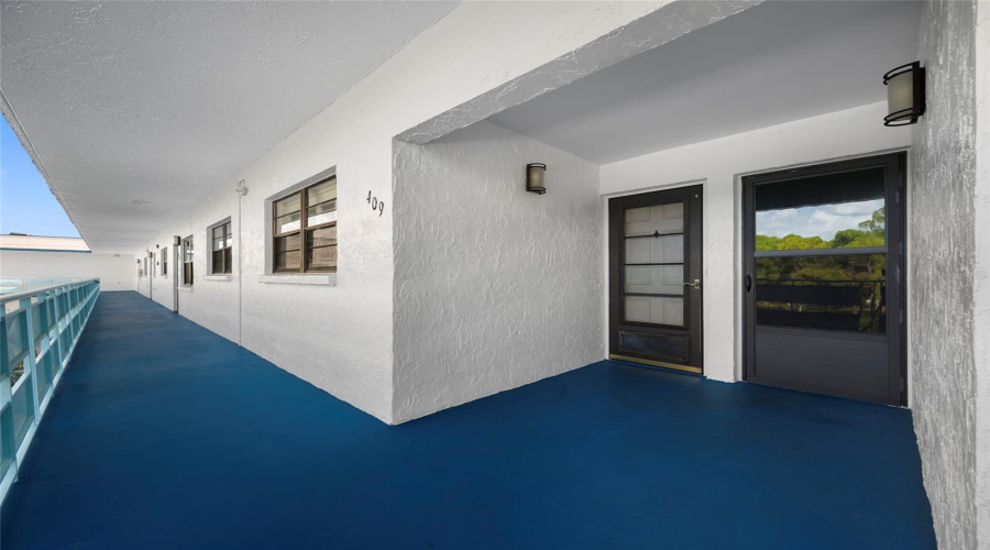 St Petersburg, Florida 33709, 2 Bedroom Bedrooms, ,2 Bathroombathrooms,Residential,For Sale,80Th,0,Mfrtb8539613