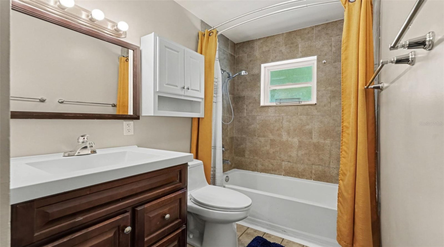 Tampa, Florida 33617, 3 Bedroom Bedrooms, ,1 Bathroombathrooms,Residential,For Sale,Dolphin Dr,0,Mfrtb8528509