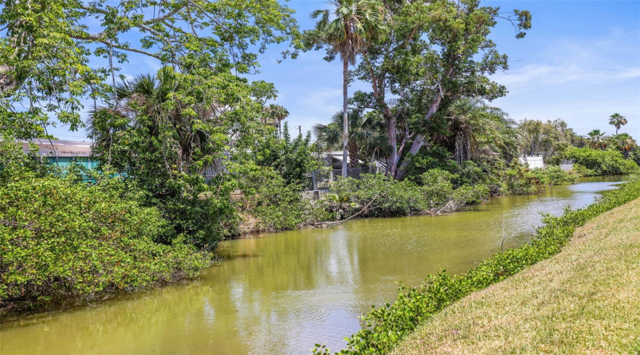 St Petersburg, Florida 33708, 1 Bedroom Bedrooms, ,1 Bathroombathrooms,Residential,For Sale,Duhme,0,Mfrtb8509056