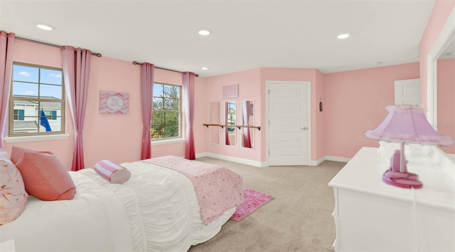 Winter Garden, Florida 34787, 4 Bedroom Bedrooms, ,3 Bathroombathrooms,Residential,For Sale,Shine View,0,Mfro6431413