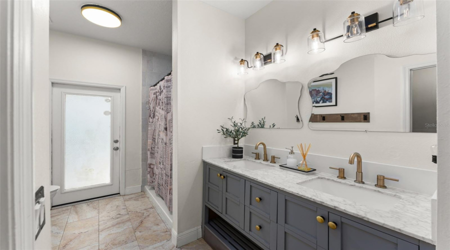 Minneola, Florida 34715, 5 Bedroom Bedrooms, ,2 Bathroombathrooms,Residential,For Sale,Shady Pine,0,Mfro6433014
