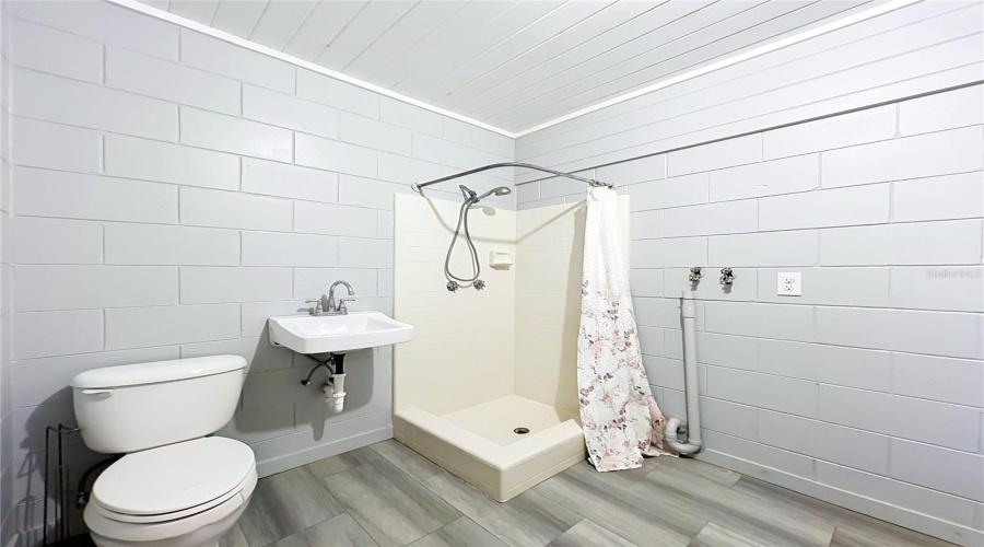 Mount Dora, Florida 32757, 2 Bedroom Bedrooms, ,2 Bathroombathrooms,Residential,For Sale,Westland,0,Mfro6419419