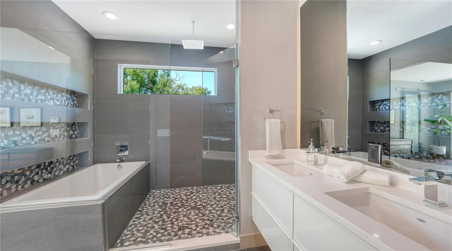 Sarasota, Florida 34236, 3 Bedroom Bedrooms, ,3 Bathroombathrooms,Residential,For Sale,Columbia,0,Mfra4700595