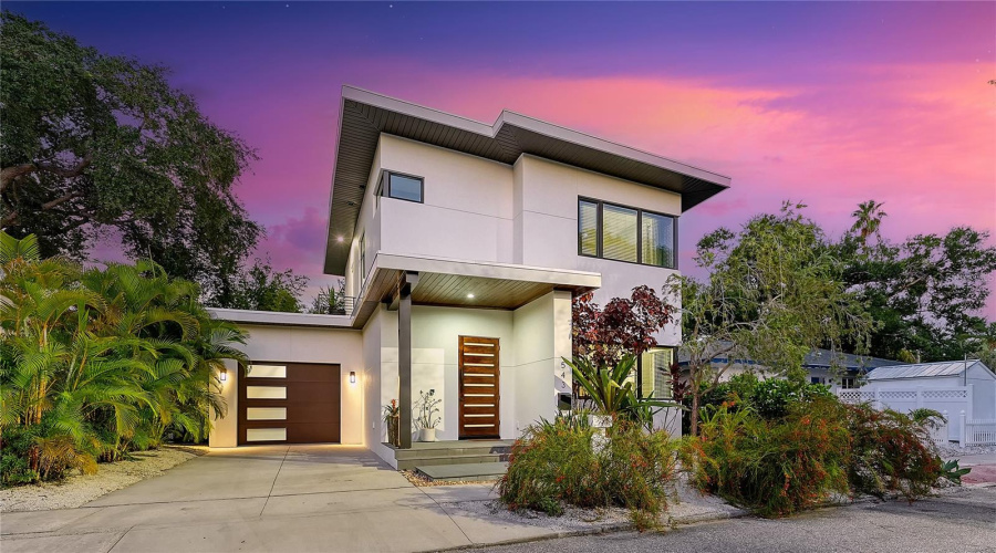 Sarasota, Florida 34236, 3 Bedroom Bedrooms, ,3 Bathroombathrooms,Residential,For Sale,Columbia,0,Mfra4700595