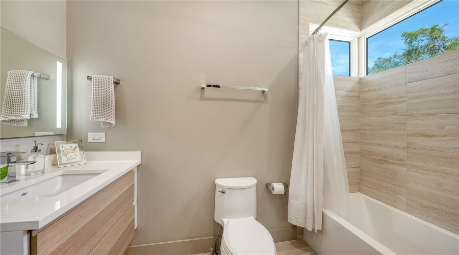 Sarasota, Florida 34236, 3 Bedroom Bedrooms, ,3 Bathroombathrooms,Residential,For Sale,Columbia,0,Mfra4700595