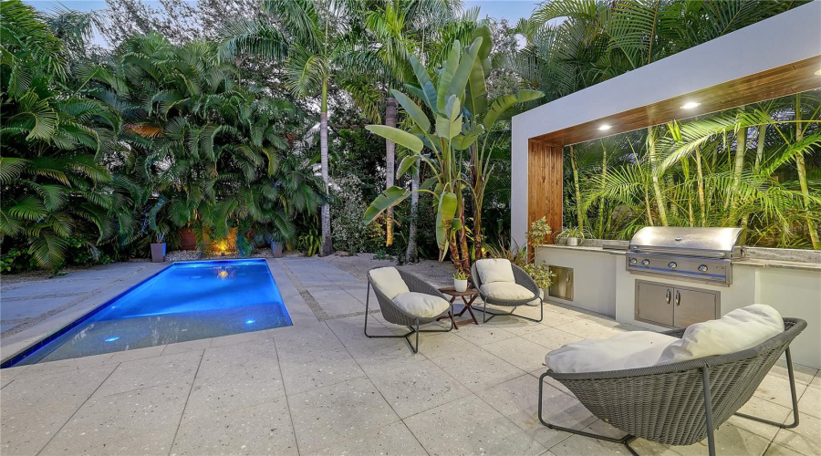 Sarasota, Florida 34236, 3 Bedroom Bedrooms, ,3 Bathroombathrooms,Residential,For Sale,Columbia,0,Mfra4700595