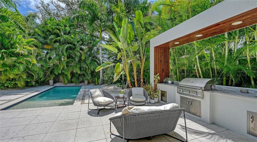 Sarasota, Florida 34236, 3 Bedroom Bedrooms, ,3 Bathroombathrooms,Residential,For Sale,Columbia,0,Mfra4700595