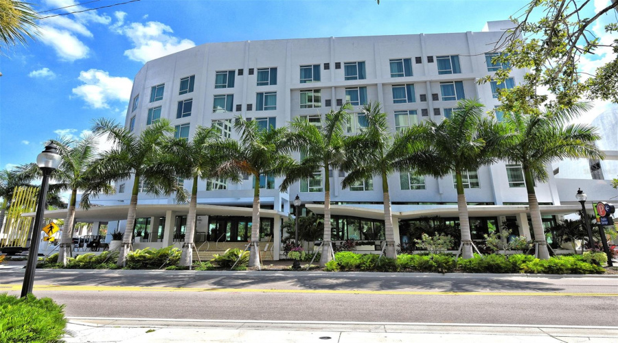 Sarasota, Florida 34236, 3 Bedroom Bedrooms, ,3 Bathroombathrooms,Residential,For Sale,Columbia,0,Mfra4700595