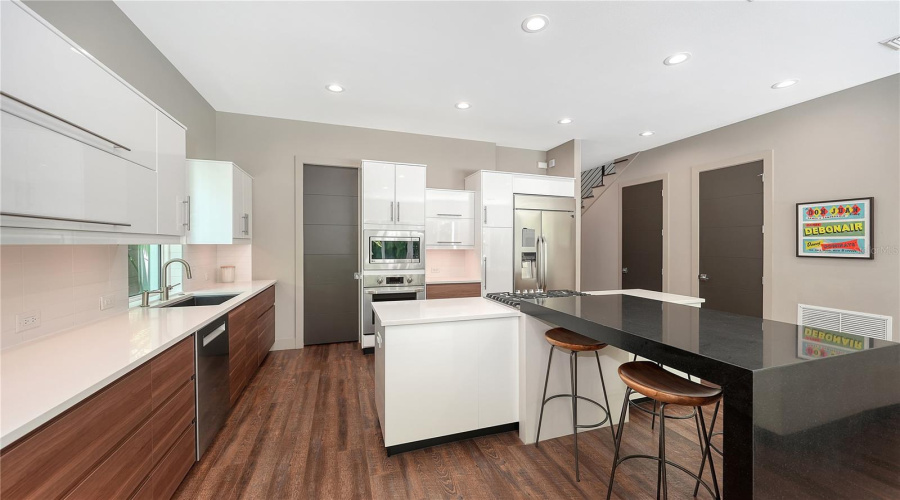 Sarasota, Florida 34236, 3 Bedroom Bedrooms, ,3 Bathroombathrooms,Residential,For Sale,Columbia,0,Mfra4700595