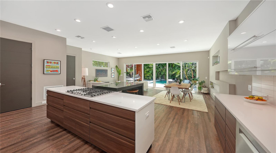 Sarasota, Florida 34236, 3 Bedroom Bedrooms, ,3 Bathroombathrooms,Residential,For Sale,Columbia,0,Mfra4700595