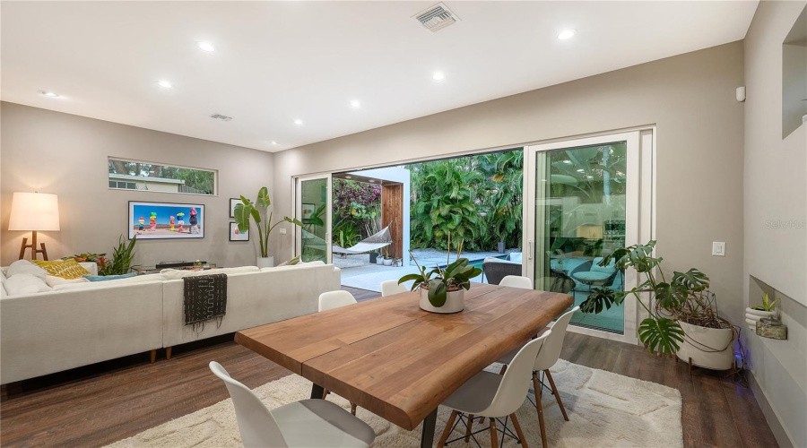 Sarasota, Florida 34236, 3 Bedroom Bedrooms, ,3 Bathroombathrooms,Residential,For Sale,Columbia,0,Mfra4700595