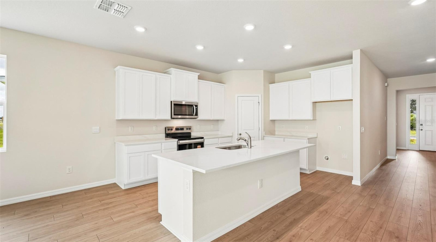 Parrish, Florida 34219, 4 Bedroom Bedrooms, ,2 Bathroombathrooms,Residential,For Sale,James,0,Mfra4691260