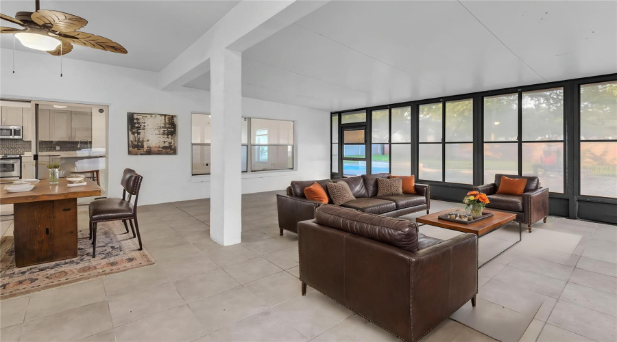 Virtually Stagedenclosed Florida Roomoption For Outside Entertainment