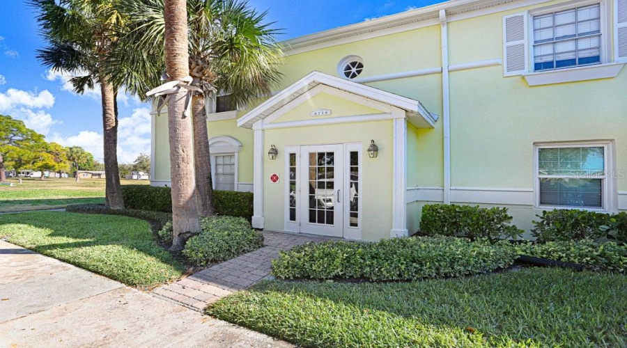 St Petersburg, Florida 33705, 1 Bedroom Bedrooms, ,1 Bathroombathrooms,Residential,For Sale,Cobia,0,Mfrtb8474516