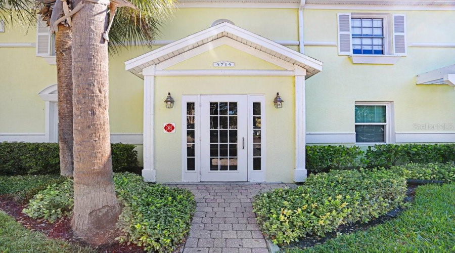 St Petersburg, Florida 33705, 1 Bedroom Bedrooms, ,1 Bathroombathrooms,Residential,For Sale,Cobia,0,Mfrtb8474516