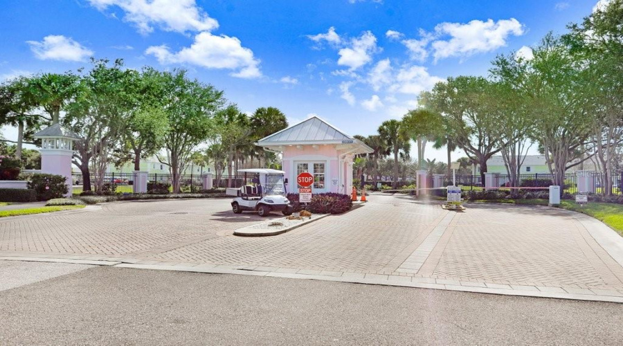 St Petersburg, Florida 33705, 1 Bedroom Bedrooms, ,1 Bathroombathrooms,Residential,For Sale,Cobia,0,Mfrtb8474516