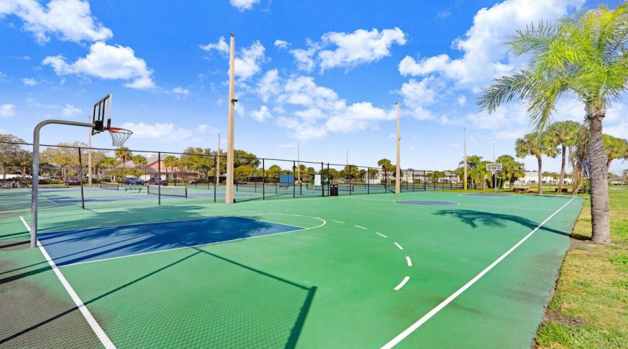 St Petersburg, Florida 33705, 1 Bedroom Bedrooms, ,1 Bathroombathrooms,Residential,For Sale,Cobia,0,Mfrtb8474516