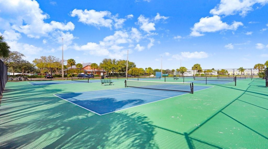 St Petersburg, Florida 33705, 1 Bedroom Bedrooms, ,1 Bathroombathrooms,Residential,For Sale,Cobia,0,Mfrtb8474516
