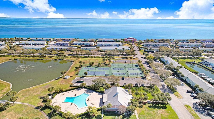 St Petersburg, Florida 33705, 1 Bedroom Bedrooms, ,1 Bathroombathrooms,Residential,For Sale,Cobia,0,Mfrtb8474516