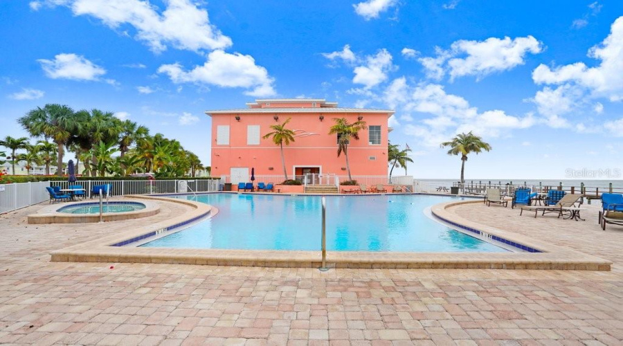 St Petersburg, Florida 33705, 1 Bedroom Bedrooms, ,1 Bathroombathrooms,Residential,For Sale,Cobia,0,Mfrtb8474516