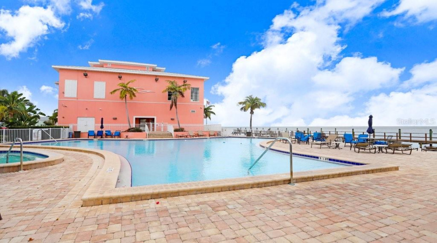 St Petersburg, Florida 33705, 1 Bedroom Bedrooms, ,1 Bathroombathrooms,Residential,For Sale,Cobia,0,Mfrtb8474516