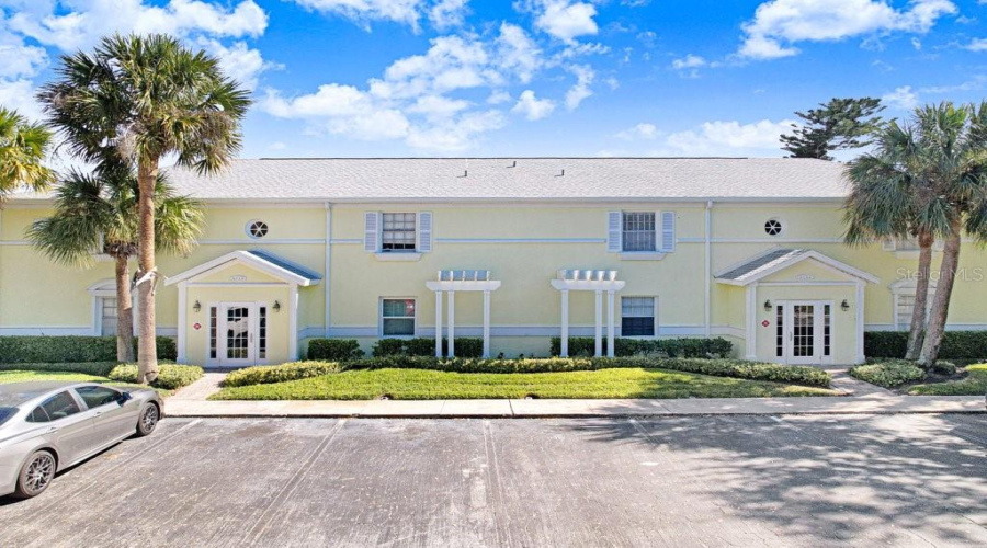 St Petersburg, Florida 33705, 1 Bedroom Bedrooms, ,1 Bathroombathrooms,Residential,For Sale,Cobia,0,Mfrtb8474516