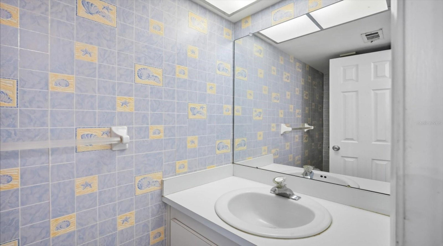 St Petersburg, Florida 33703, 1 Bedroom Bedrooms, ,1 Bathroombathrooms,Residential,For Sale,Bay,0,Mfrtb8449285